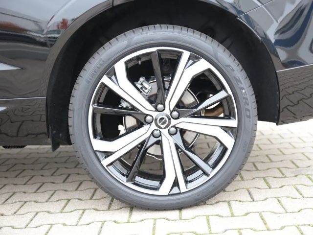 Volvo XC60 AWD Dark Plus