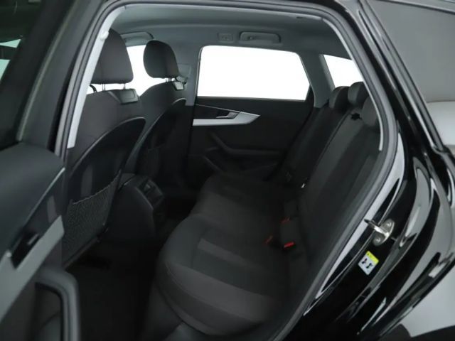 Audi A4 30 TDI Avant