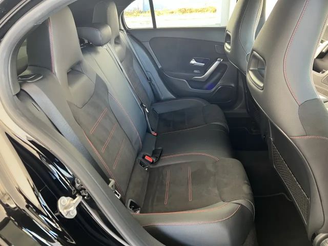 Mercedes-Benz A 200 AMG Line