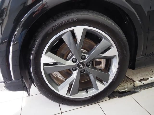 Audi Q4 e-tron Business Quattro