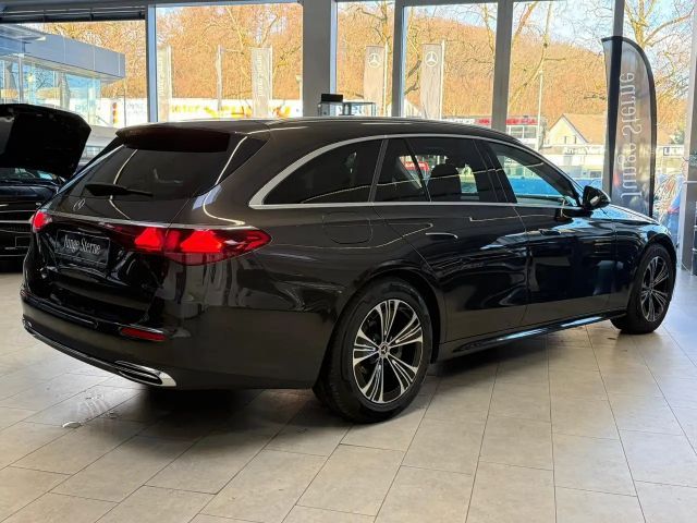 Mercedes-Benz E 220 AVANTGARDE E 220 d Estate
