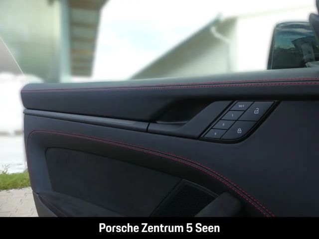 Porsche 992 4 Coupé GTS Targa