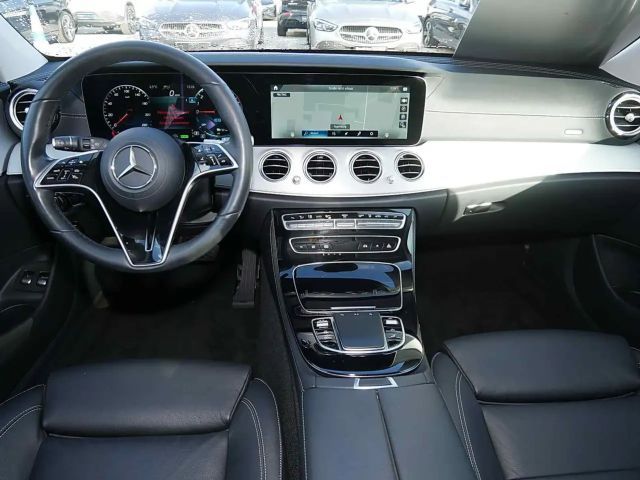 Mercedes-Benz E 300 AVANTGARDE E 300 e