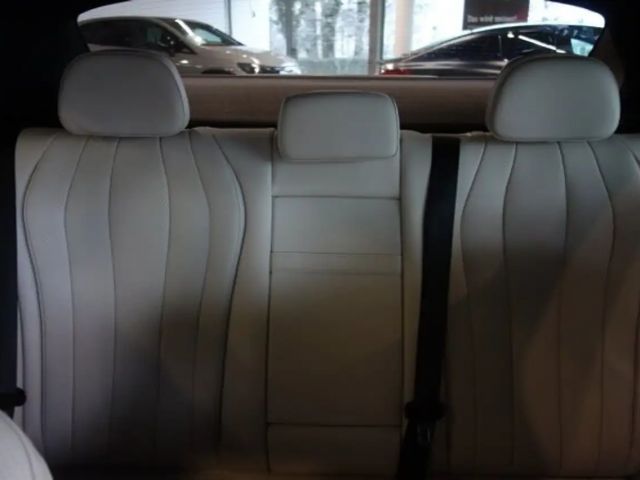 Mercedes-Benz E 220 AMG Line E 220 d Sedan