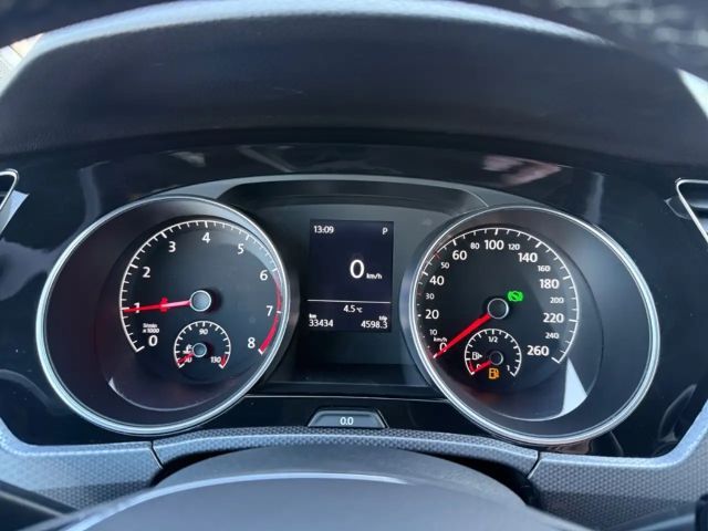 Volkswagen Touran 1.5 TSI DSG