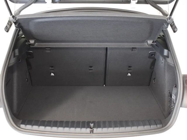 BMW 118 118i Sedan Sport Line