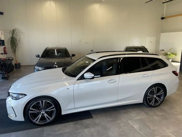 BMW 320 320d M-Sport Touring xDrive