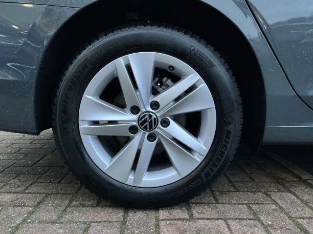 Volkswagen Golf 1.5 TSI Golf VIII Life Variant