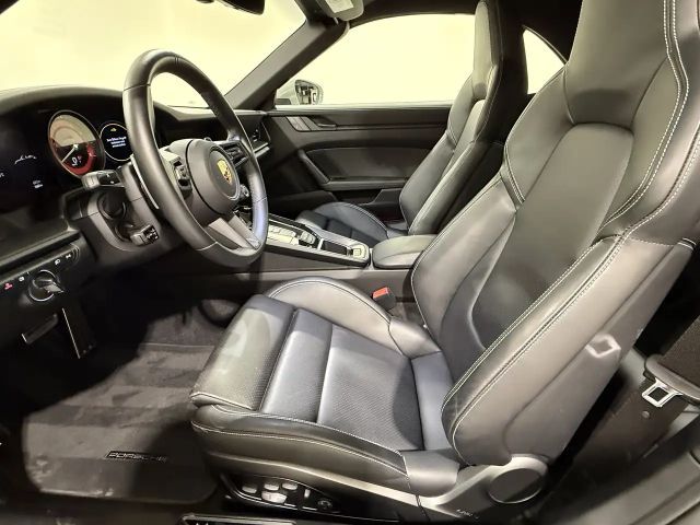 Porsche 992 Cabrio Carrera GTS