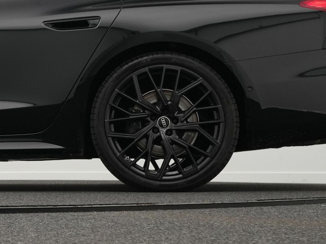 Audi A6 Avant Quattro S-Tronic