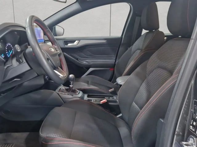 Ford Focus EcoBoost ST Line Style Wagon