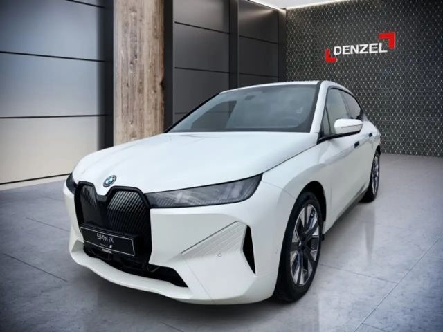 BMW iX xDrive45