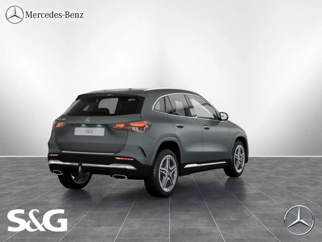 Mercedes-Benz GLA 180 AMG Line