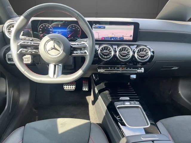 Mercedes-Benz A 180 AMG Line