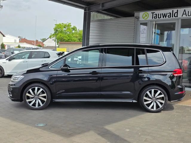 Volkswagen Touran 1.5 TSI DSG IQ.Drive R-Line