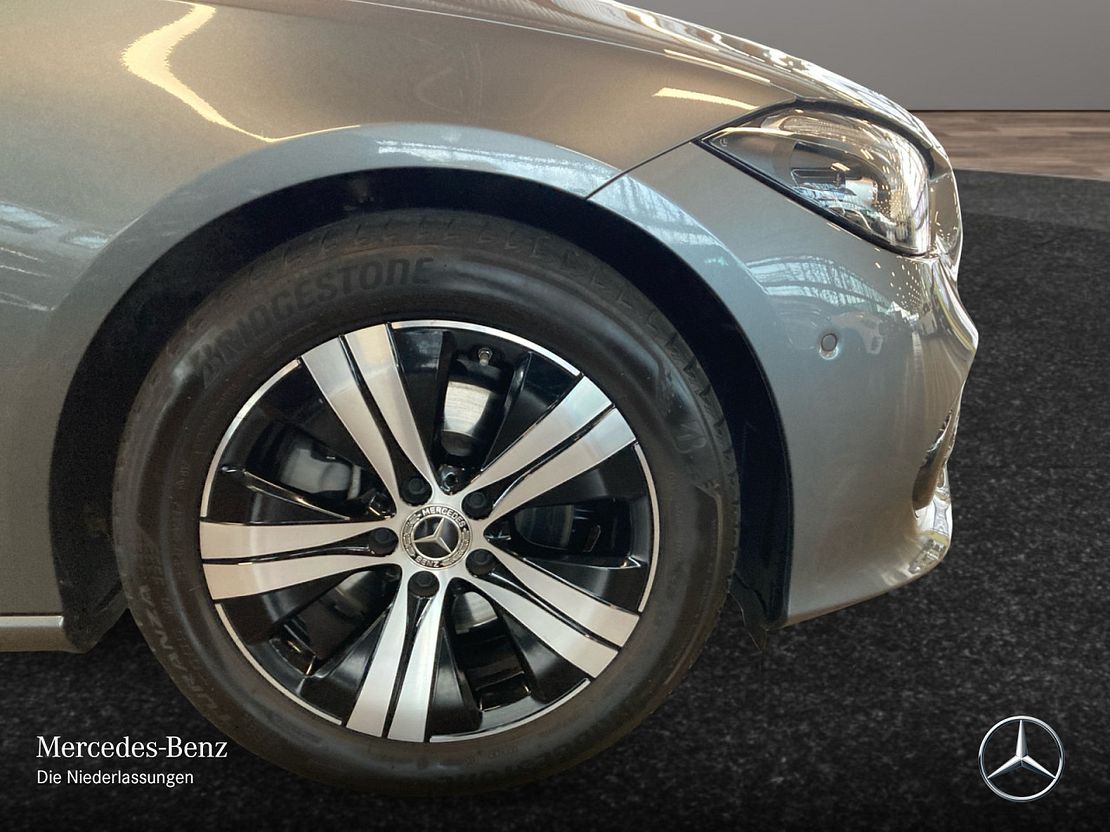 Mercedes-Benz C 180 AVANTGARDE Sedan