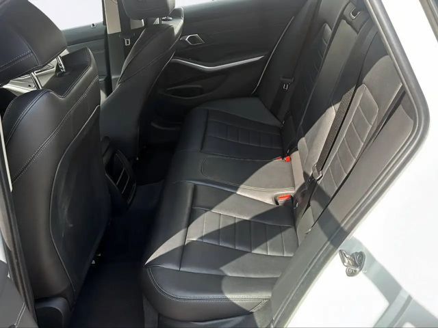 BMW 320 320e Touring