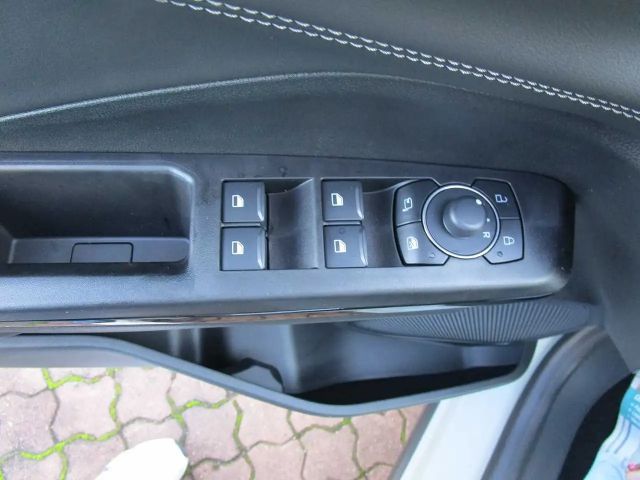 Ford Puma EcoBoost Titanium