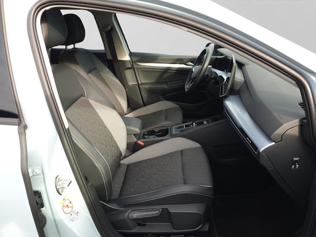 Volkswagen Golf 1.5 eTSI DSG