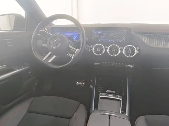 Mercedes-Benz EQA 350 4MATIC AMG Line