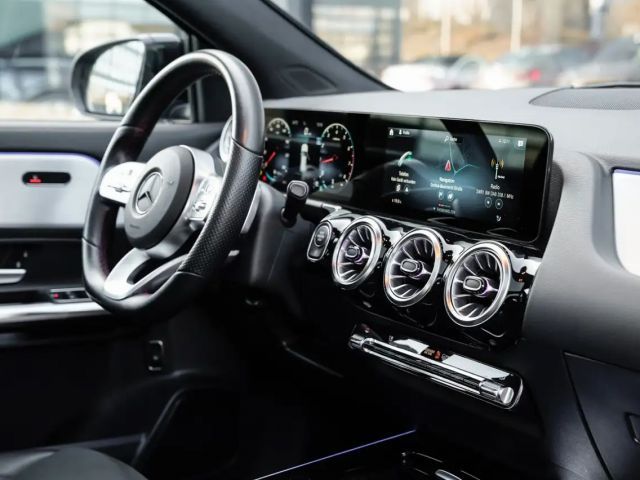 Mercedes-Benz GLA 200 AMG Line