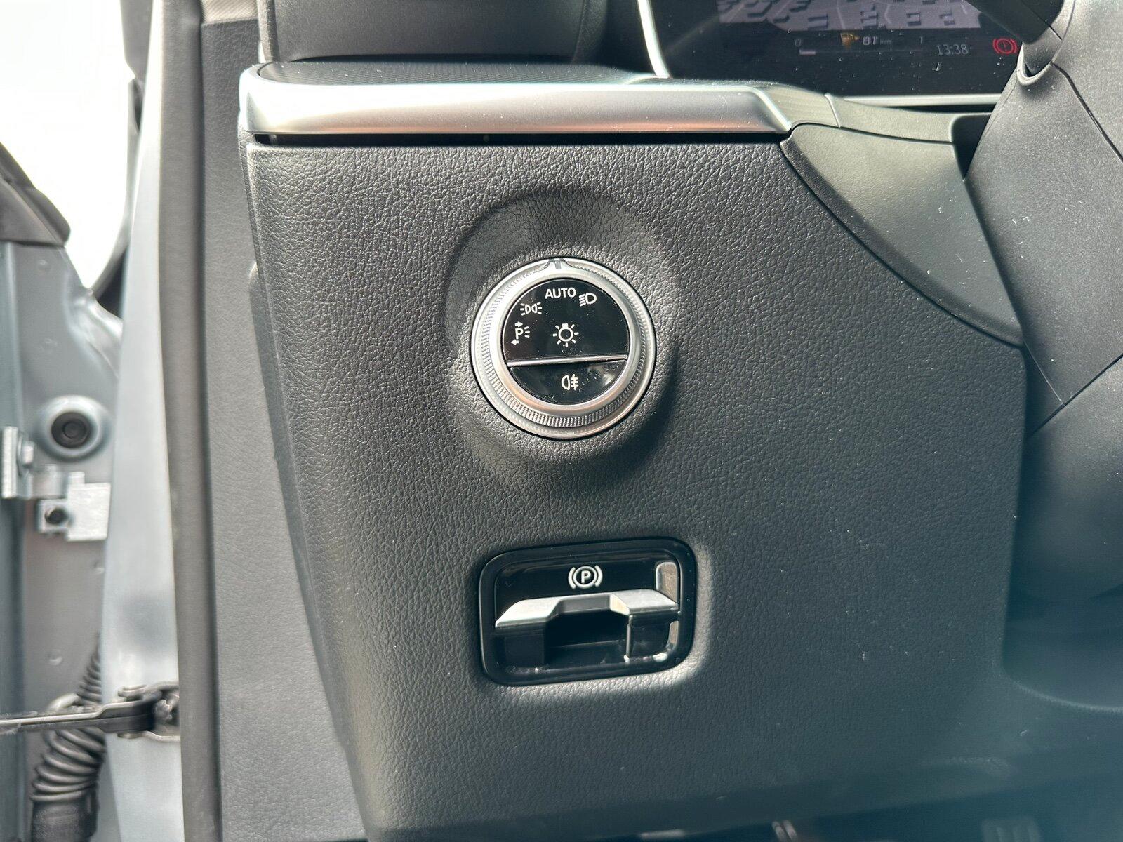 Mercedes-Benz C 200 AVANTGARDE Sedan