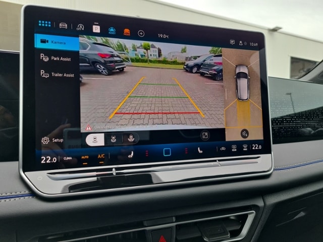 Volkswagen Tiguan 2.0 TDI DSG 4Mo R-Line+AHK+MATRIX+BLACKSTYLE+NAVI+SHZ