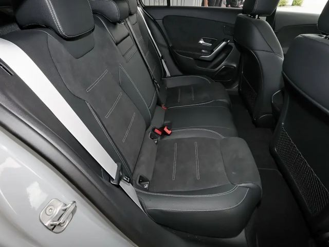 Mercedes-Benz A 250 A 250 e AMG Line