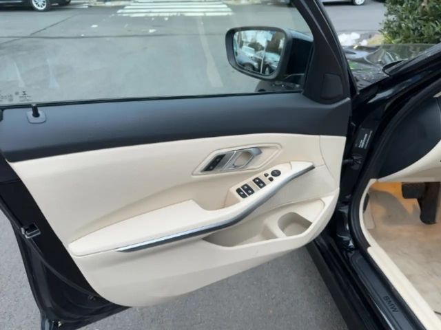 BMW 320 320i Sedan xDrive