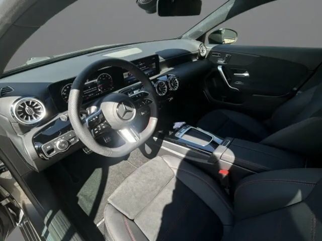 Mercedes-Benz A 200 AMG Line