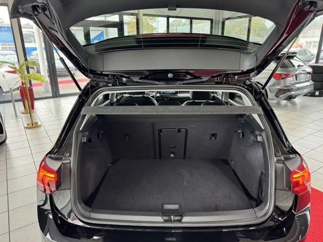 Volkswagen Golf 1.5 eTSI Golf VIII