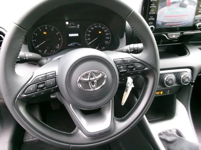 Toyota Yaris Active VVT-i