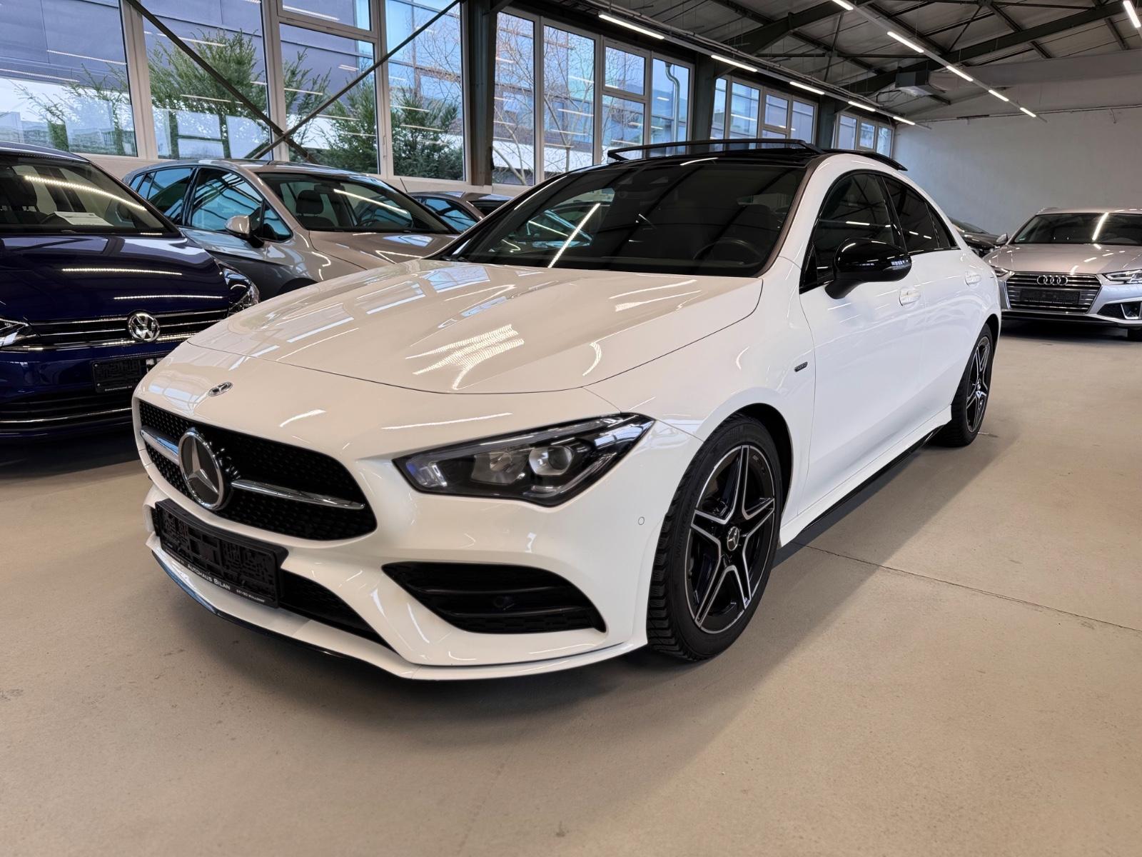 Mercedes-Benz CLA 200 AMG Line Sedan