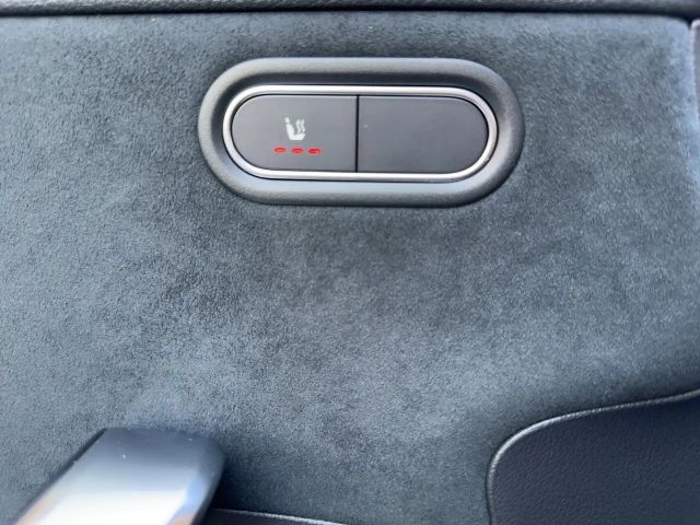 Mercedes-Benz A 220 4MATIC AMG Line Premium