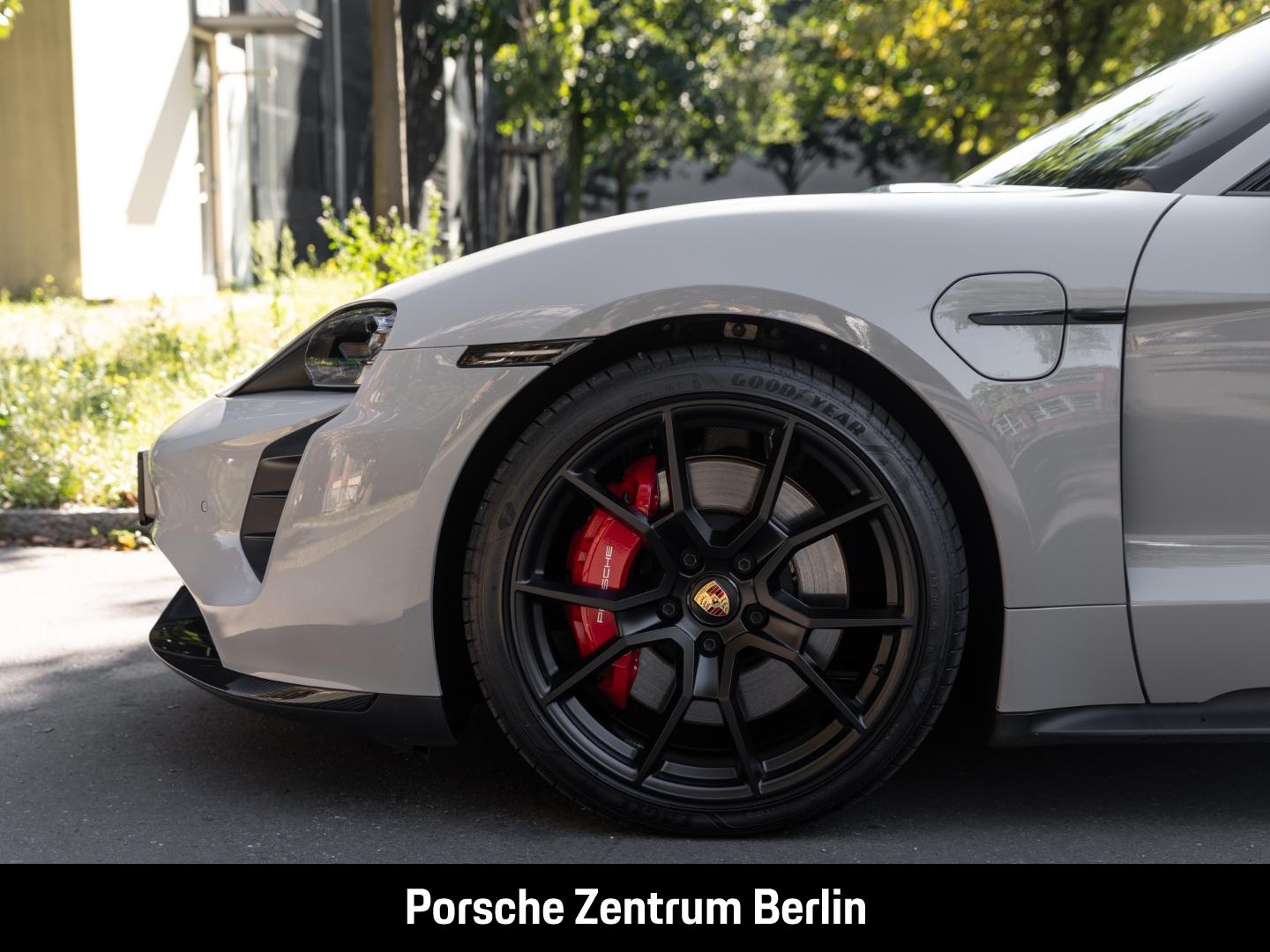 Porsche Taycan GTS Sport Turismo