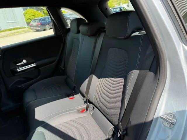 Mercedes-Benz B 180 Totwinkel / Winter-Paket / Kamera /  MBUX