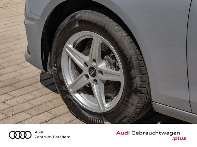 Audi A4 30 TDI Avant