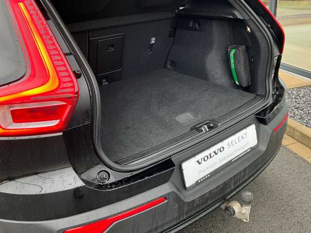 Volvo XC40 AWD Core Recharge