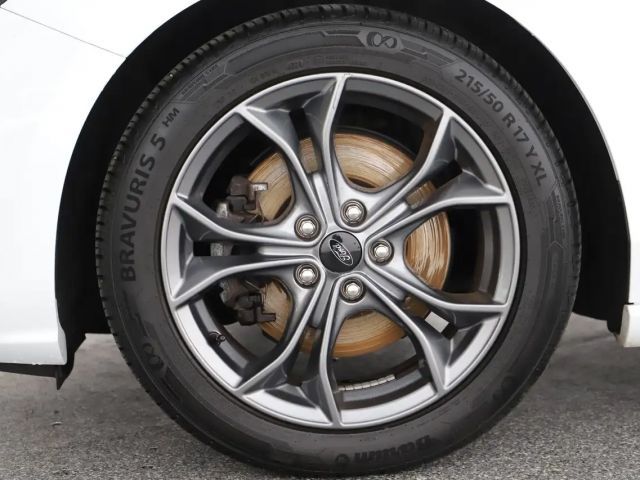 Ford Focus EcoBoost ST Line