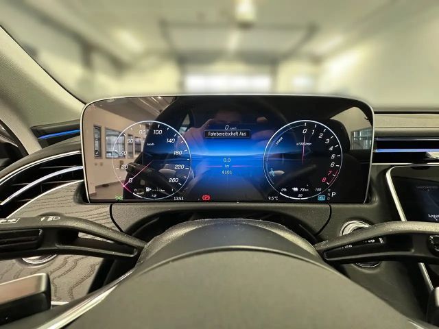 Mercedes-Benz E 300 E 300 e Sedan