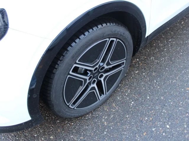 Ford Capri Premium RWD