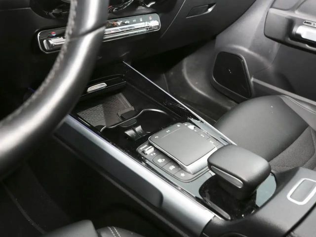 Mercedes-Benz EQB 300 4MATIC Progressive