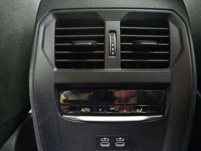 BMW 330 330e M-Sport xDrive