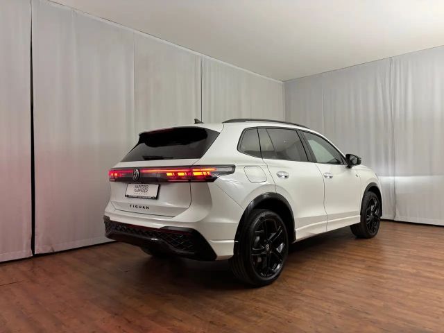 Volkswagen Tiguan 4Motion DSG R-Line