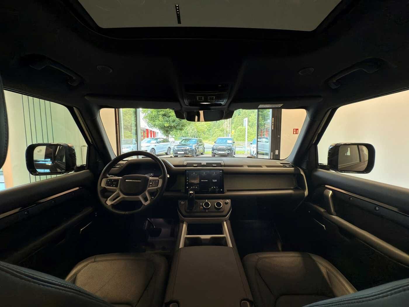 Land Rover Defender Dynamic SE