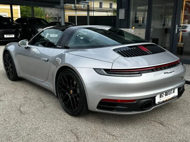 Porsche 992 4 Cabrio Targa