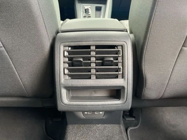 Volkswagen Golf 1.5 eTSI DSG Golf VIII