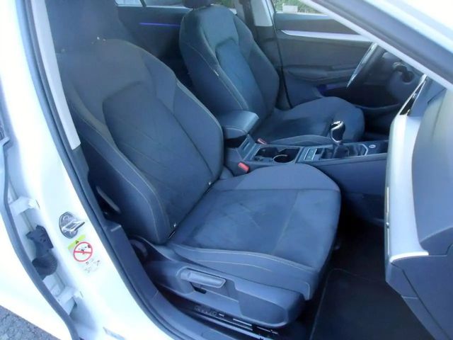 Volkswagen Golf Life Variant