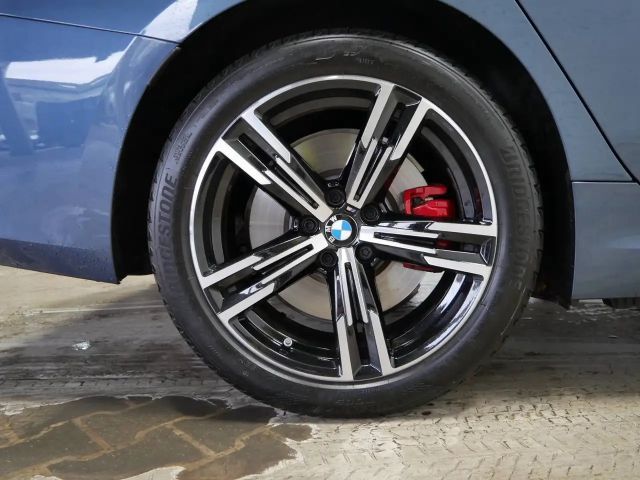 BMW 330 330e M-Sport xDrive