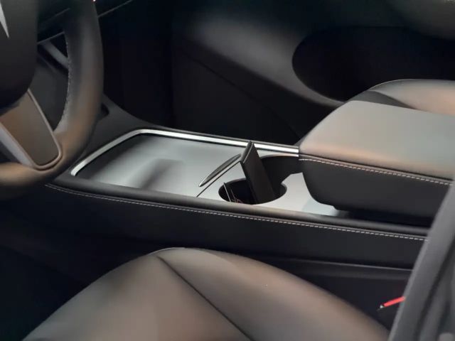 Tesla Model Y AWD Long Range